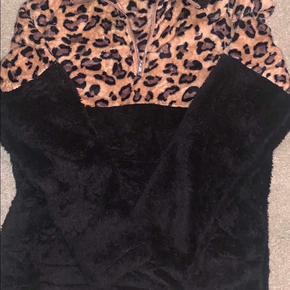 Cute Cheetah pullover - Picture 3 of 5